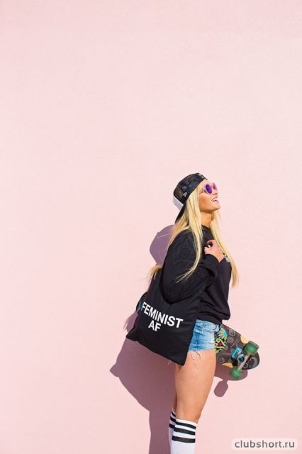 82119_monthly-gift_-skater-girl-hiya-marianne.jpg
